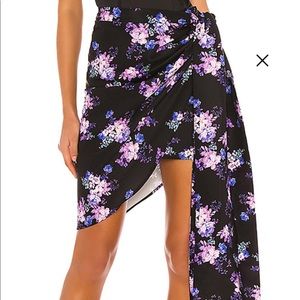 Lovers + Friends revolve floral skirt size XS
